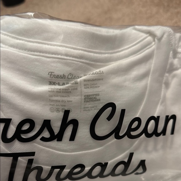 White Short Sleeve Tee Fresh Clean Threads - Picture 3 of 3